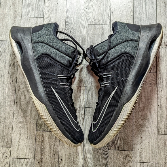 Nike Air Versatile 2 - Picture 4 of 8